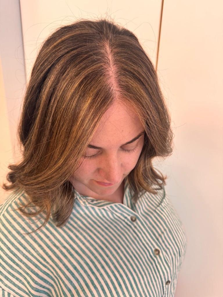 Honey blonde layered blowout