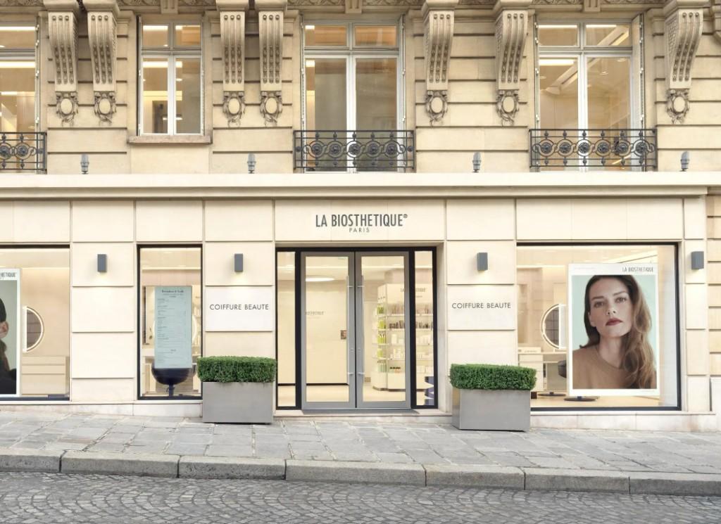 La Biosthétique Paris storefront with glass display windows and salon signage